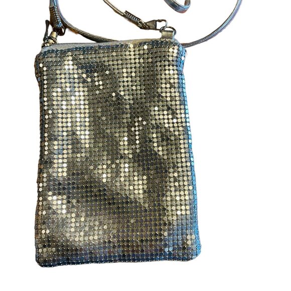 Vintage Mesh Crossbody Purse Zipper Closure Silver Chatelaine 6" x 4" x 1" - Picture 2 of 2